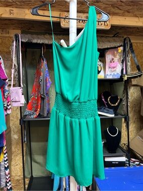 Shoe Fly Elegant One-Shoulder Green Dress with Smocked Waist Size M